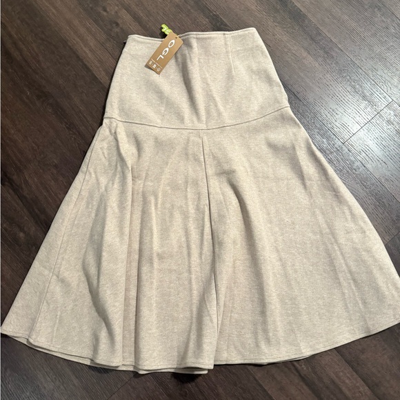 NWT $75 FuzzLuxe
Cashmere-like Flared Maxi Skirt Sz XS - Picture 8 of 10